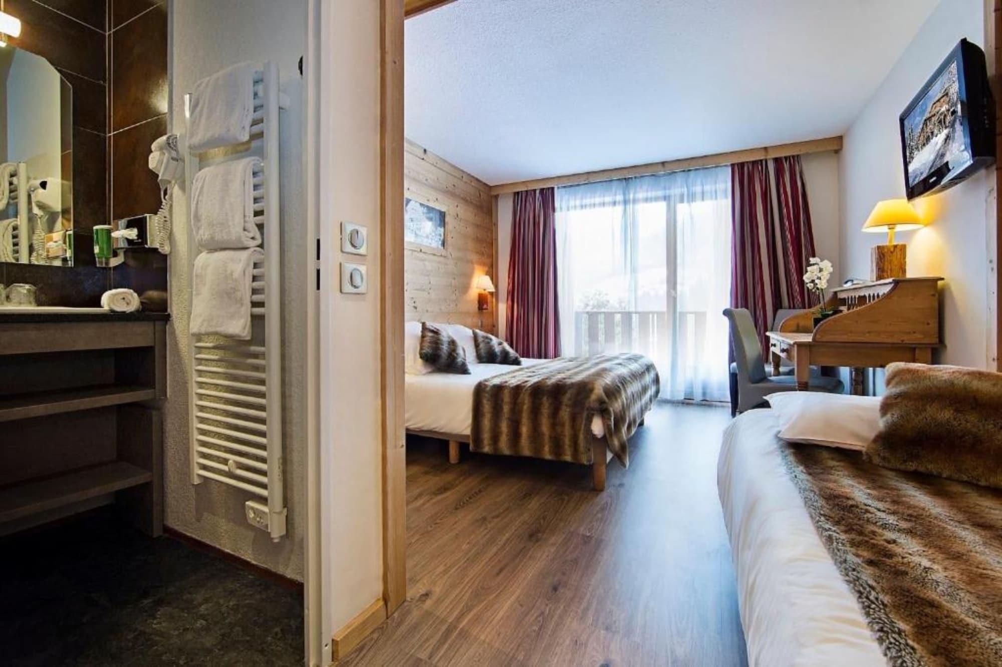 Hotel Alpen Roc La Clusaz Exteriör bild