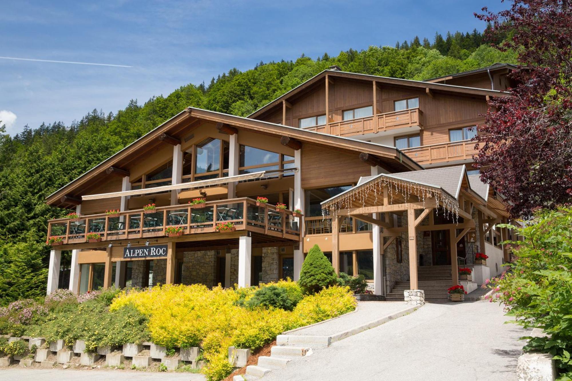 Hotel Alpen Roc La Clusaz Exteriör bild