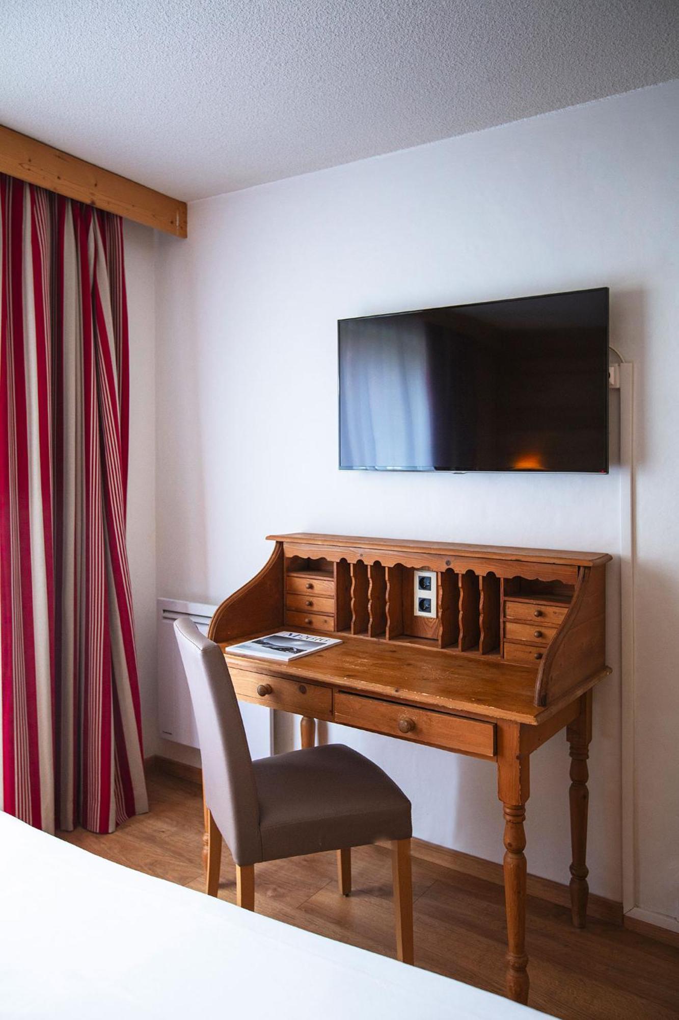 Hotel Alpen Roc La Clusaz Exteriör bild