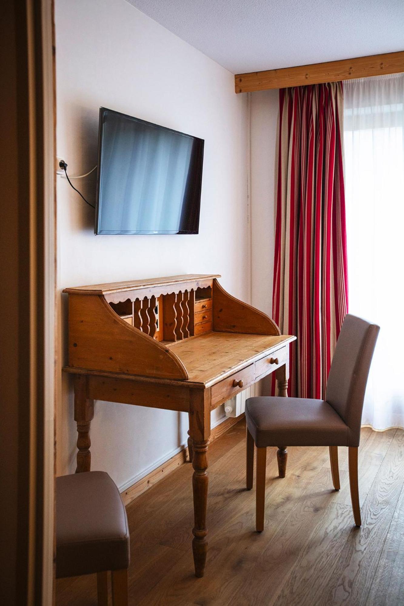 Hotel Alpen Roc La Clusaz Exteriör bild