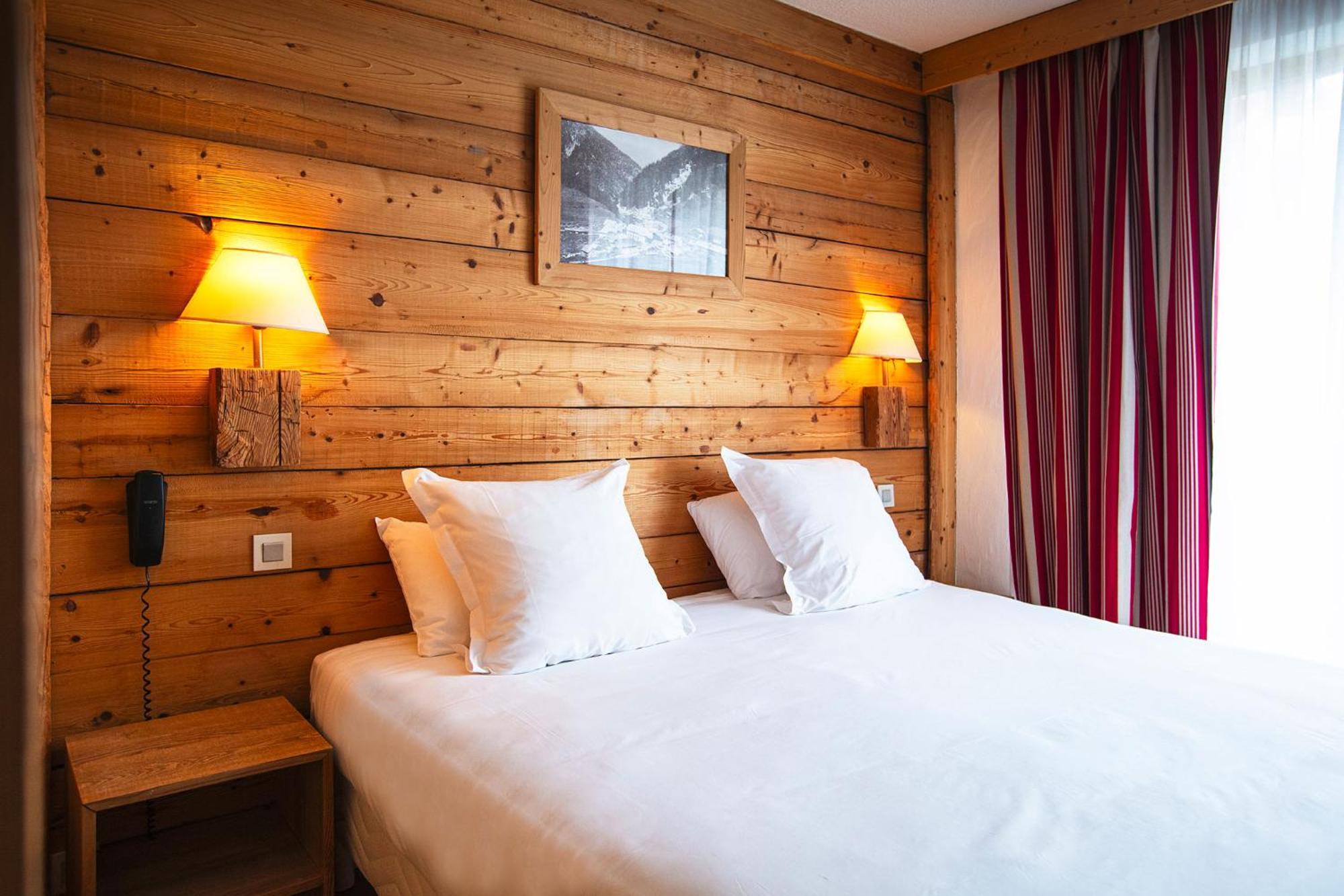 Hotel Alpen Roc La Clusaz Exteriör bild