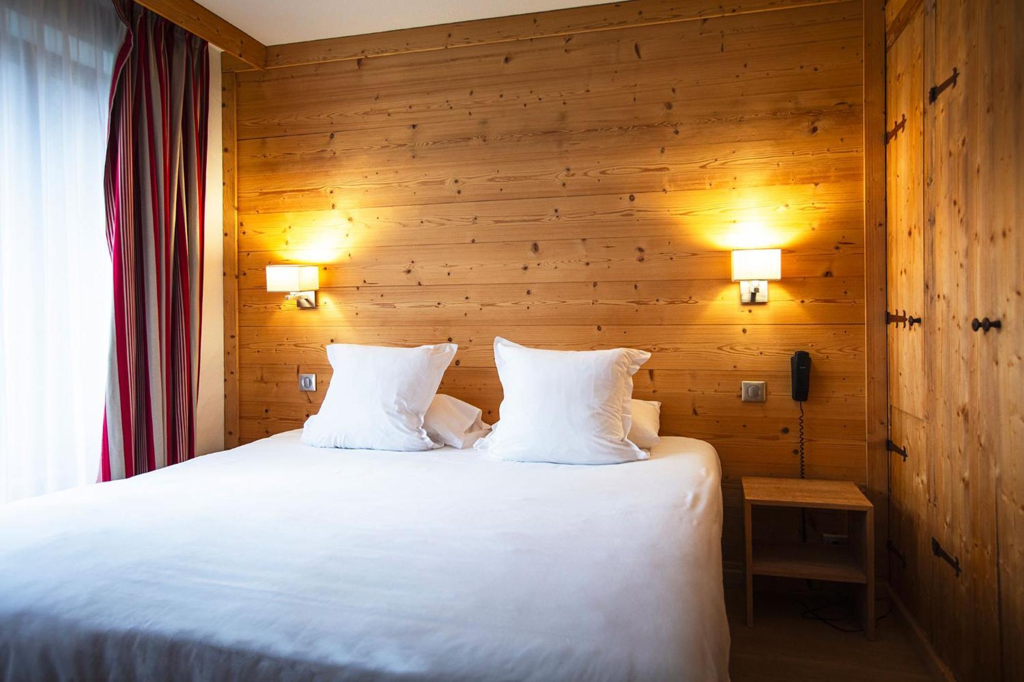 Hotel Alpen Roc La Clusaz Exteriör bild